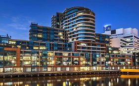 Premium 2-Bedroom Oasis Near Yarra River Mcec South Wharf Dfo